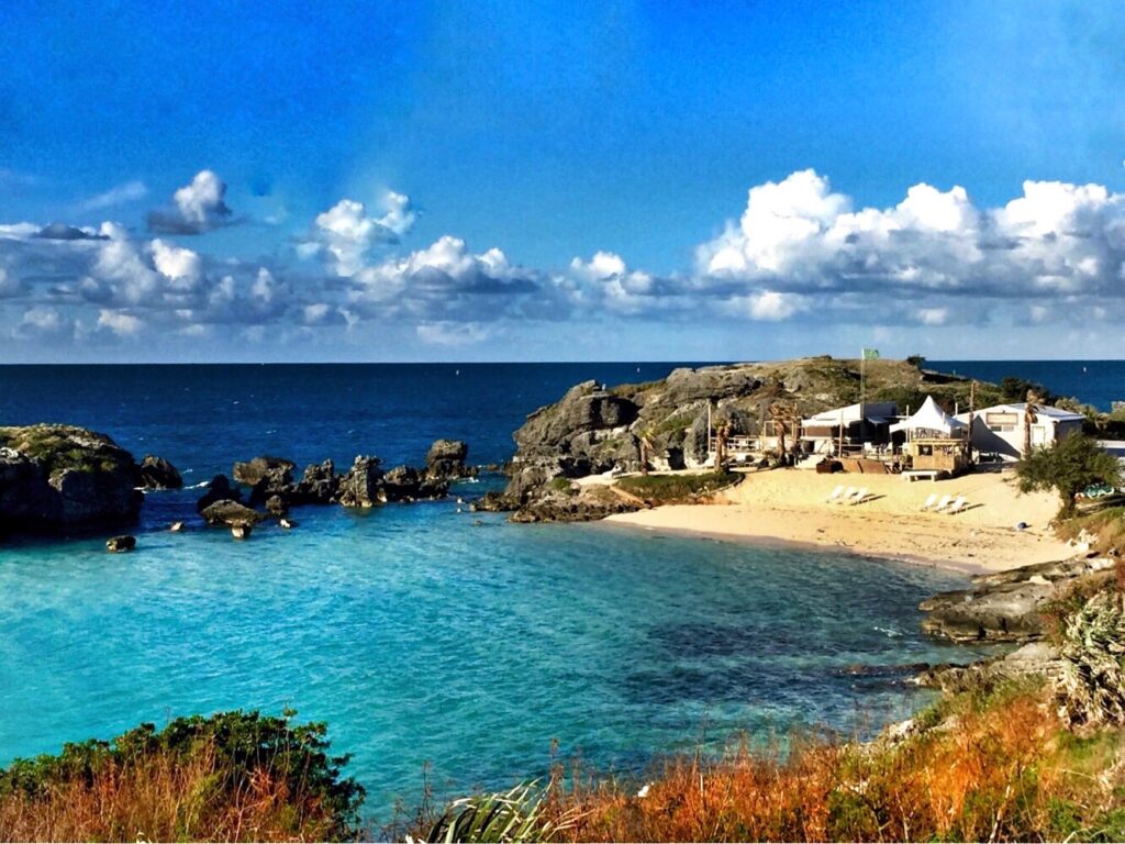 Tobacco Bay Beach: Điểm Đến Lý Tưởng Cho Người Yêu Biển Tại St. George’s